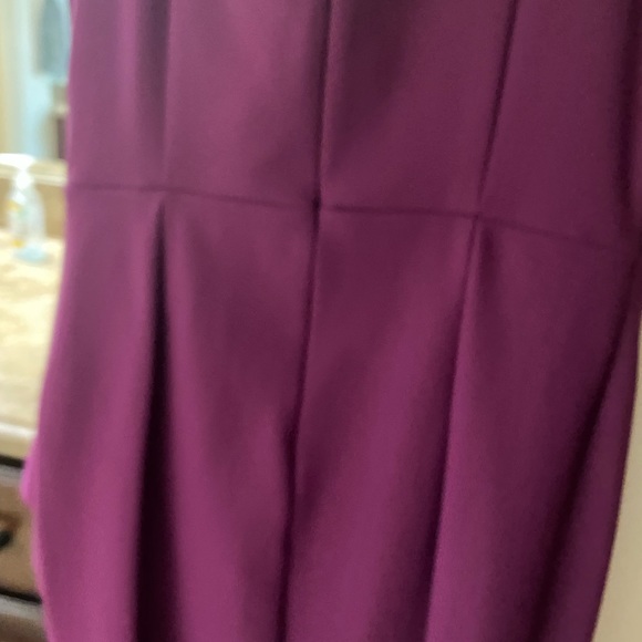 Stunning Alex Evenings Women's Slimming Short Ruched Dress with Ruffle. - Picture 5 of 6